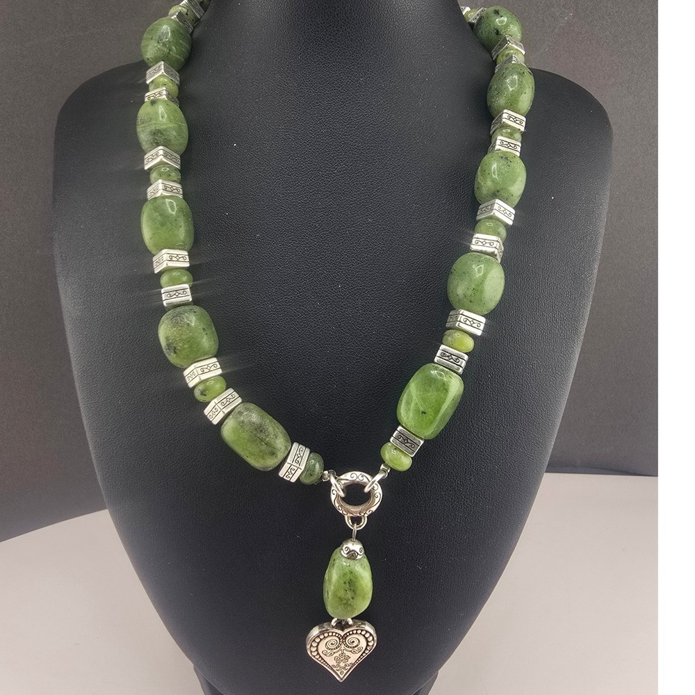 Brighton Necklace Green Stone Beaded Heart Pendant Silver Tone Toggle 18 Inch